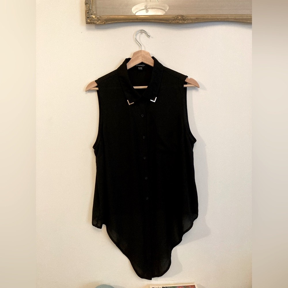 Forever 21 Black Sleeveless Button Down Shirt Sheer Top with Metal collar tips